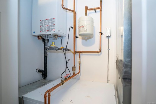 2121 Charters Rd, Sooke, BC - Indoor