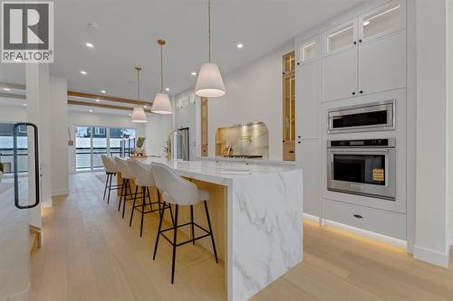 2518 20 Street Sw, Calgary, AB - Indoor Photo Showing Kitchen With Upgraded Kitchen