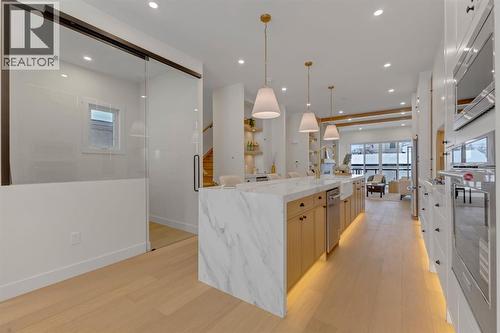 2518 20 Street Sw, Calgary, AB - Indoor Photo Showing Kitchen With Upgraded Kitchen