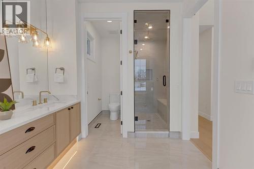 2518 20 Street Sw, Calgary, AB - Indoor Photo Showing Bathroom