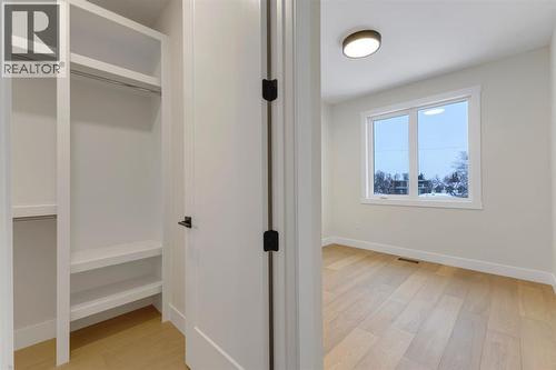 2518 20 Street Sw, Calgary, AB - Indoor