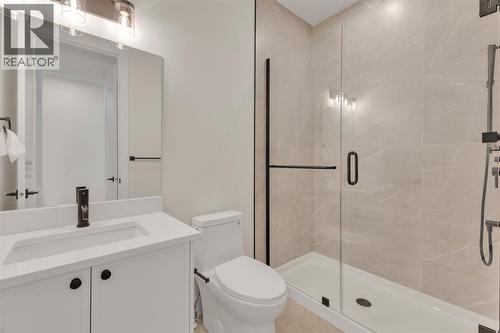 2518 20 Street Sw, Calgary, AB - Indoor Photo Showing Bathroom