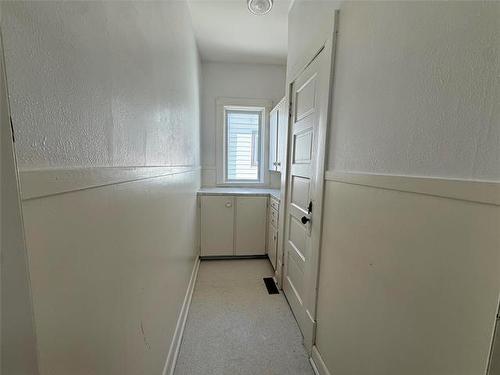 158 Kitson St, Winnipeg, MB 