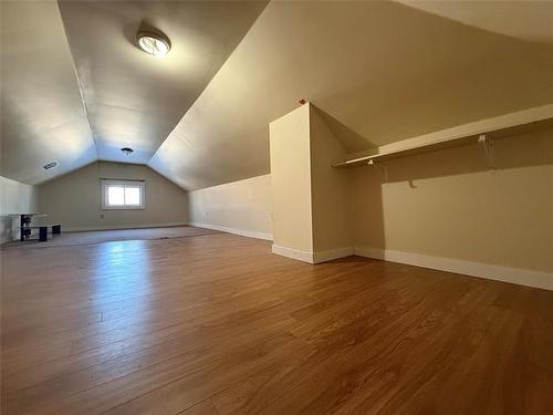 158 Kitson St, Winnipeg, MB 