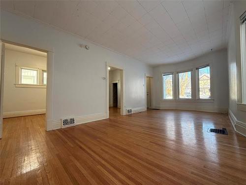 158 Kitson St, Winnipeg, MB 