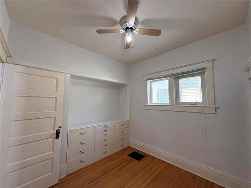 158 Kitson St, Winnipeg, MB 