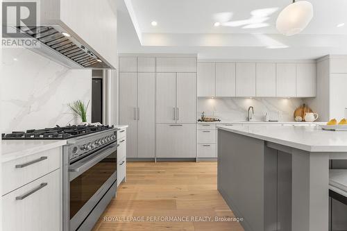 426 Avondale Avenue, Ottawa, ON - Indoor Photo Showing Kitchen With Upgraded Kitchen