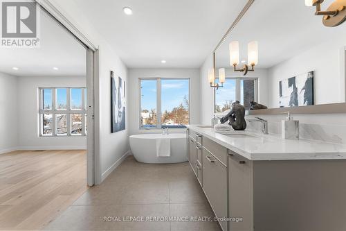 426 Avondale Avenue, Ottawa, ON - Indoor Photo Showing Bathroom