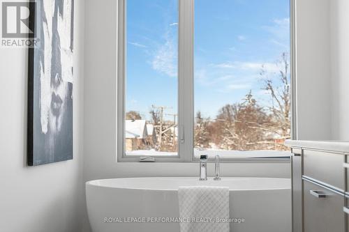 426 Avondale Avenue, Ottawa, ON - Indoor Photo Showing Bathroom