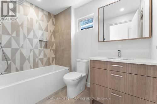 426 Avondale Avenue, Ottawa, ON - Indoor Photo Showing Bathroom