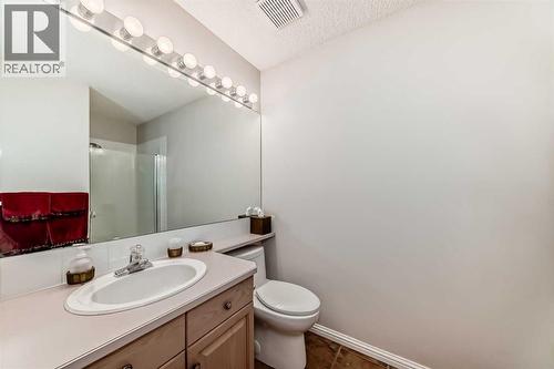 Upstairs bathroom - 1906 Patterson View Sw, Calgary, AB - Indoor Photo Showing Bathroom