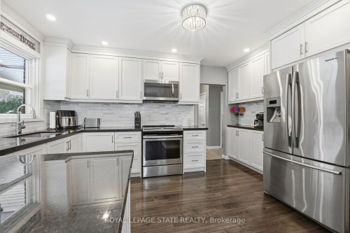 473 Mohawk Road W, Hamilton, ON - Indoor Photo Showing Kitchen With Upgraded Kitchen