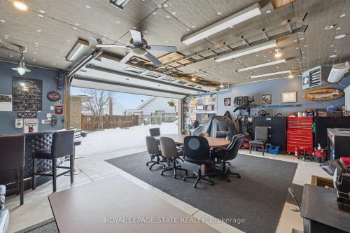 473 Mohawk Road W, Hamilton, ON - Indoor Photo Showing Other Room