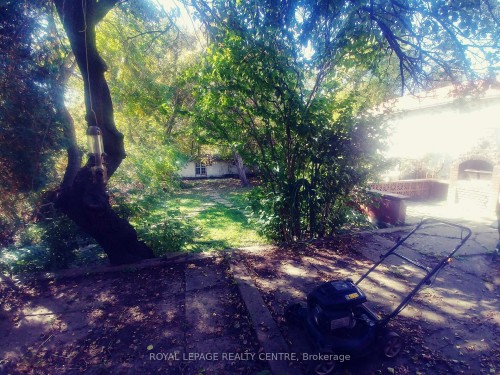 1534 Cawthra Road, Mississauga, ON 