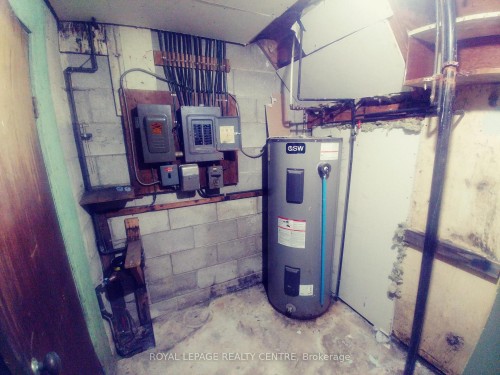 1534 Cawthra Road, Mississauga, ON - Indoor Photo Showing Basement