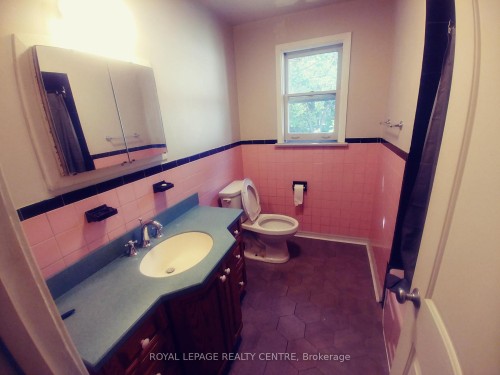 1534 Cawthra Road, Mississauga, ON 