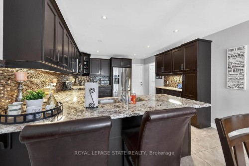 71 Jessica Street, Hamilton, ON - Indoor Photo Showing Kitchen With Double Sink With Upgraded Kitchen