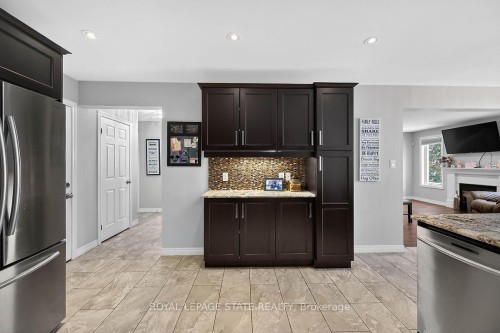 71 Jessica Street, Hamilton, ON - Indoor Photo Showing Kitchen