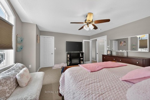 71 Jessica Street, Hamilton, ON - Indoor Photo Showing Bedroom