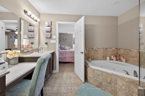 71 Jessica Street, Hamilton, ON - Indoor Photo Showing Bathroom