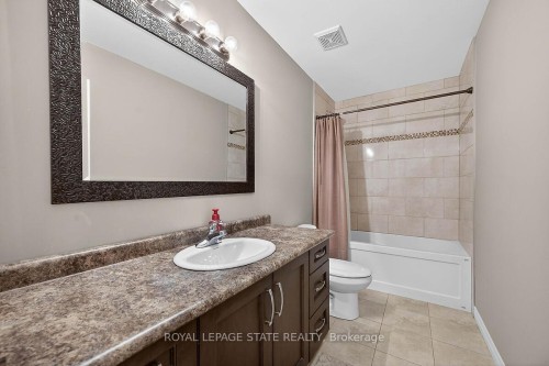 71 Jessica Street, Hamilton, ON - Indoor Photo Showing Bathroom