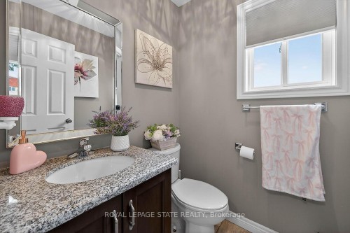 71 Jessica Street, Hamilton, ON - Indoor Photo Showing Bathroom