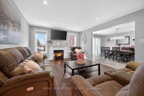 71 Jessica Street, Hamilton, ON - Indoor Photo Showing Living Room With Fireplace