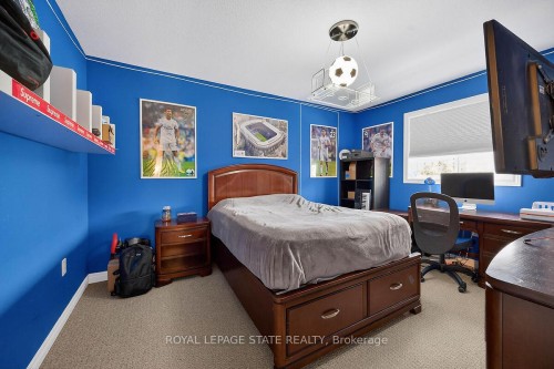 71 Jessica Street, Hamilton, ON - Indoor Photo Showing Bedroom
