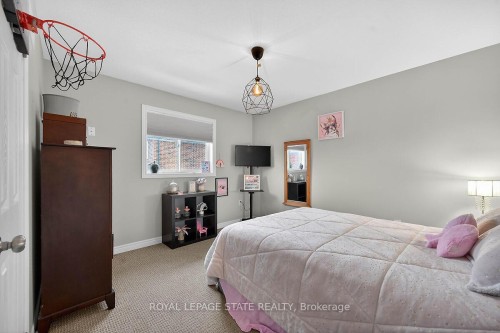 71 Jessica Street, Hamilton, ON - Indoor Photo Showing Bedroom