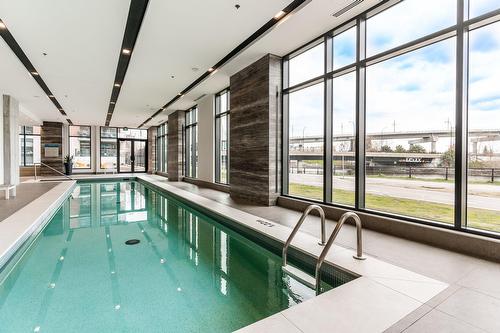 Pool - 101-1330 Rue Olier, Montréal (Le Sud-Ouest), QC - Indoor Photo Showing Other Room With In Ground Pool