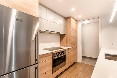 Kitchen - 101-1330 Rue Olier, Montréal (Le Sud-Ouest), QC - Indoor Photo Showing Kitchen With Double Sink With Upgraded Kitchen