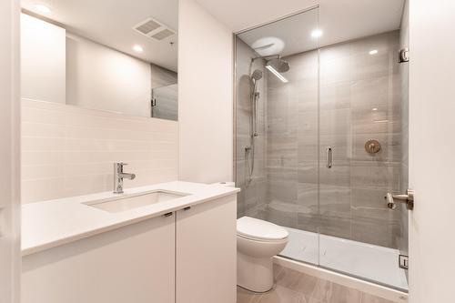 Bathroom - 101-1330 Rue Olier, Montréal (Le Sud-Ouest), QC - Indoor Photo Showing Bathroom