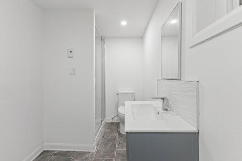 Salle de bains - 149 Rue Bernard, Saint-Constant, QC - Indoor