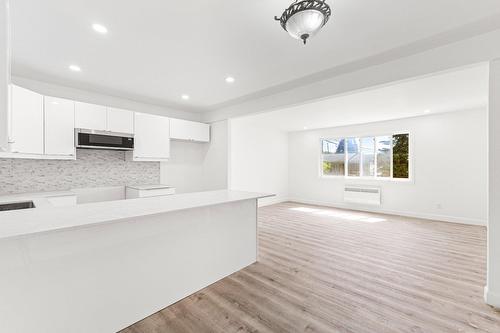 Vue d'ensemble - 149 Rue Bernard, Saint-Constant, QC - Indoor Photo Showing Kitchen
