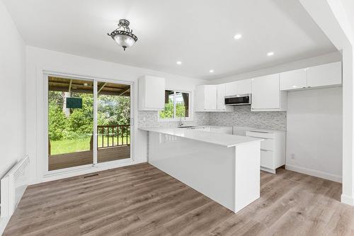 Cuisine - 149 Rue Bernard, Saint-Constant, QC - Indoor Photo Showing Kitchen With Upgraded Kitchen