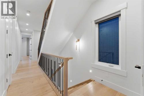 631 55 Avenue Sw, Calgary, AB - Indoor Photo Showing Other Room