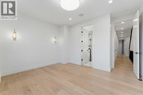 631 55 Avenue Sw, Calgary, AB - Indoor Photo Showing Other Room