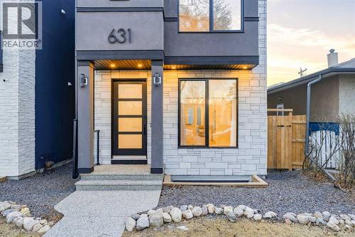 631 55 Avenue Sw, Calgary, AB - Outdoor