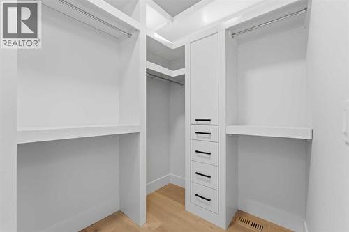 631 55 Avenue Sw, Calgary, AB - Indoor