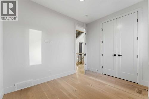 631 55 Avenue Sw, Calgary, AB - Indoor Photo Showing Other Room