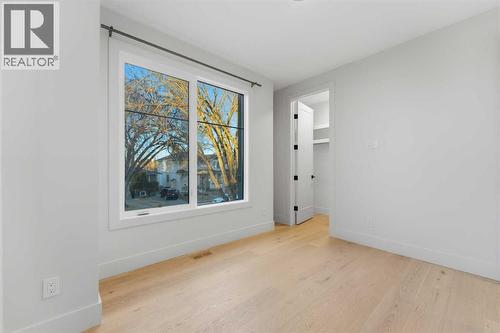 631 55 Avenue Sw, Calgary, AB - Indoor Photo Showing Other Room