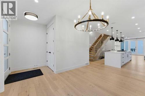 631 55 Avenue Sw, Calgary, AB - Indoor Photo Showing Other Room