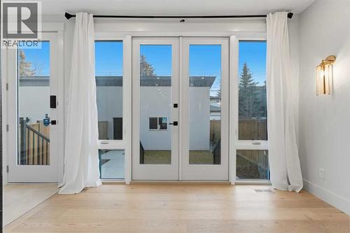 631 55 Avenue Sw, Calgary, AB - Indoor Photo Showing Other Room