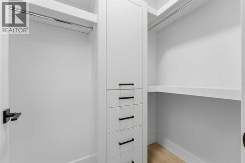 631 55 Avenue Sw, Calgary, AB - Indoor