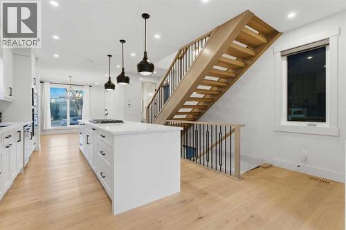 631 55 Avenue Sw, Calgary, AB - Indoor