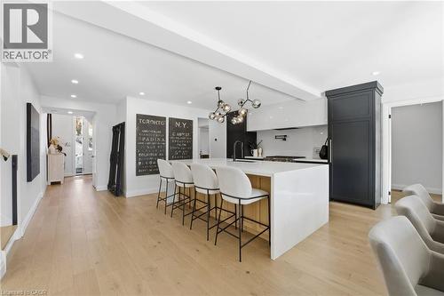 1316 Dundas Street, Burlington, ON - Indoor