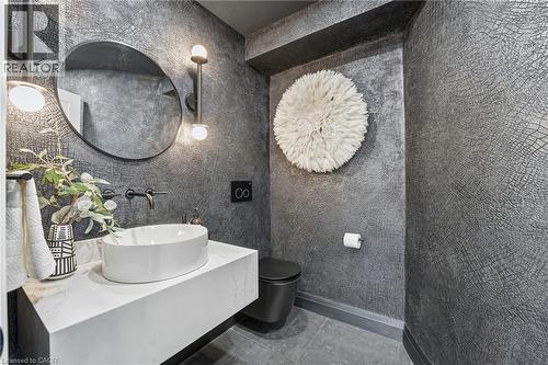 1316 Dundas Street, Burlington, ON - Indoor Photo Showing Bathroom