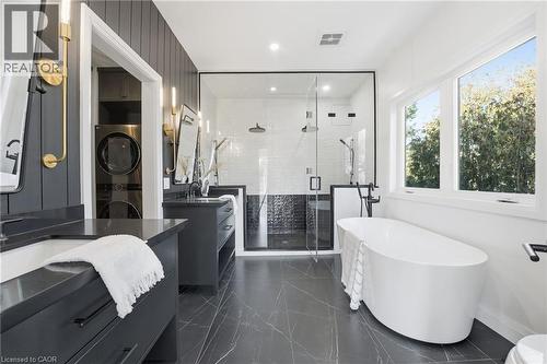 1316 Dundas Street, Burlington, ON - Indoor Photo Showing Bathroom