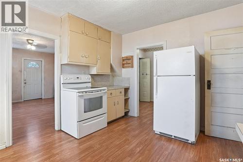 308 1St Street E, Delisle, SK - Indoor Photo Showing Kitchen
