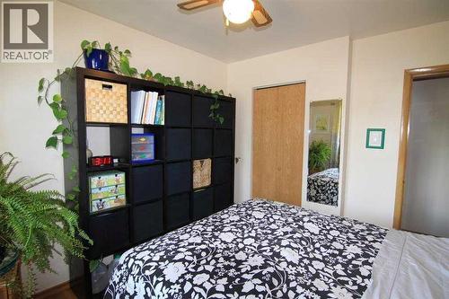 7504 39 Avenue Nw, Calgary, AB 